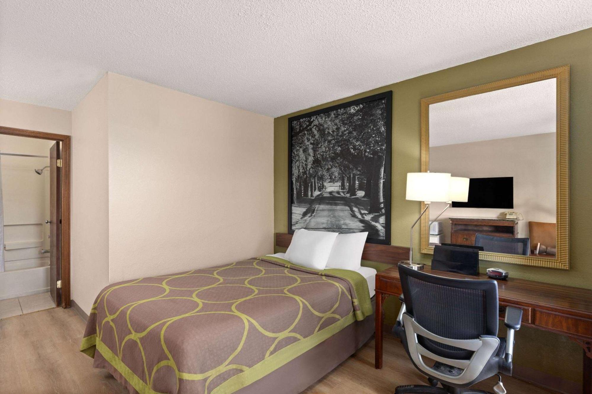 Super 8 By Wyndham Fort Mitchell Cincinnati Area מראה חיצוני תמונה