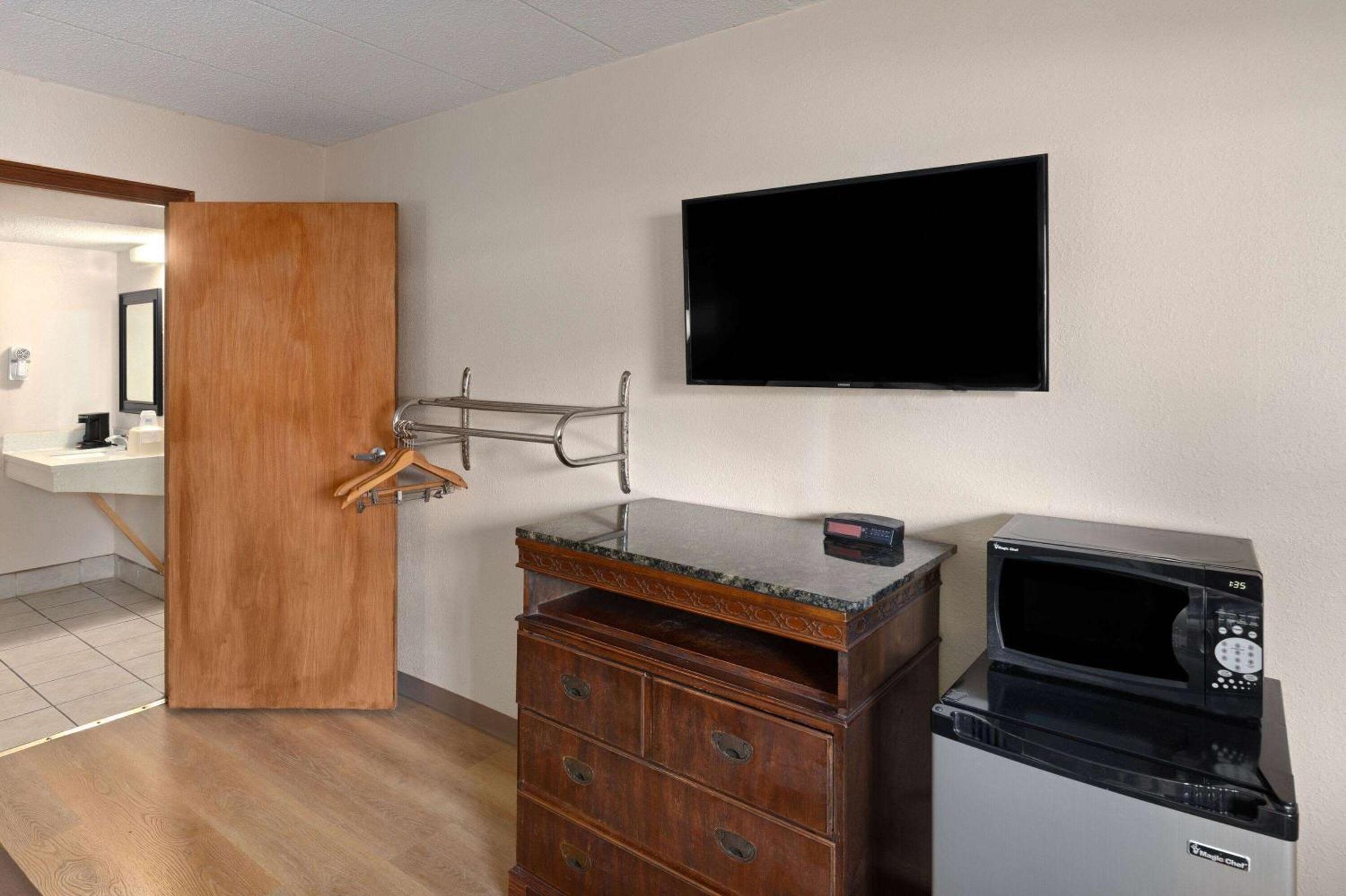 Super 8 By Wyndham Fort Mitchell Cincinnati Area מראה חיצוני תמונה