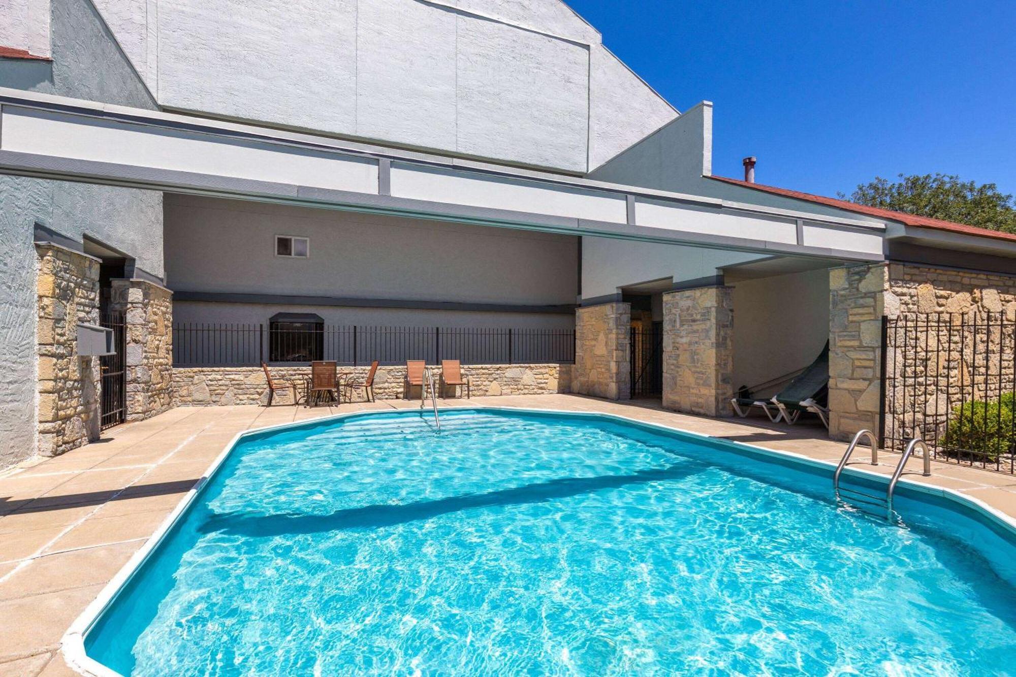 Super 8 By Wyndham Fort Mitchell Cincinnati Area מראה חיצוני תמונה